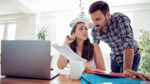 [:pt]Vive no estrangeiro e comprou imóvel em Portugal?[:]